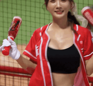 【動画】台湾チアvs韓国チア、球場でエロすぎるダンス対決ｗｗｗ
