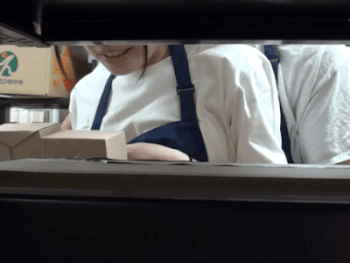 【動画】ア〇ゾン倉庫バイトの女子大生（21歳）さん、作業中にセクハラされまくっている模様