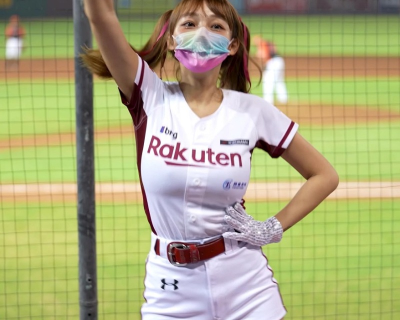 【動画】台湾の野球チアさん、ガキの目の前で乳とケツを揺らしまくってしまうｗｗｗ