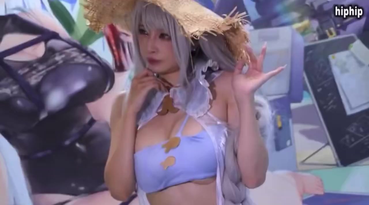コミケ　コスプレイヤー　ぽろり 