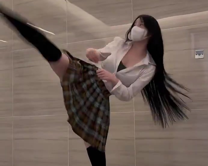 【動画】この女とタイマン張って勝ったらセックスｗｗｗ