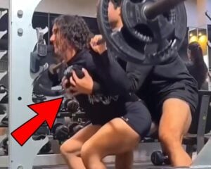 【動画あり】ジムで筋トレ中の男性、とんでもないラッキースケベを味わってしまうｗｗｗ